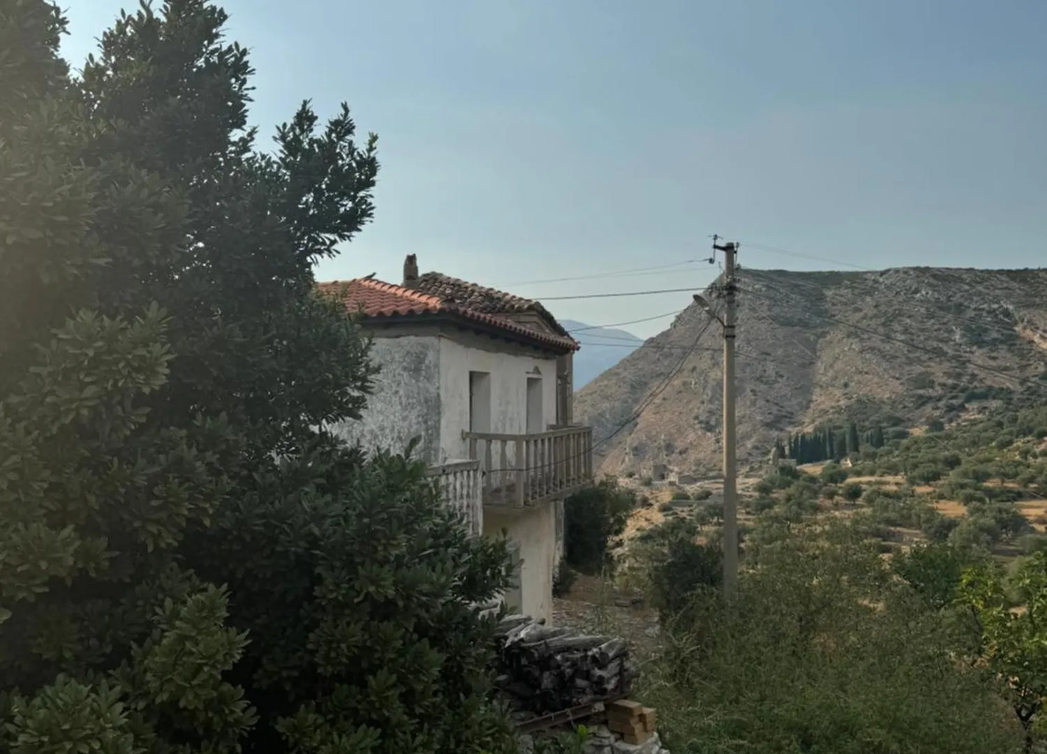 Vila, Upper Qeparo